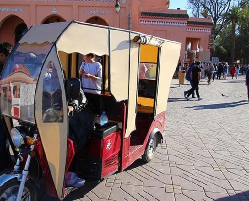 Marrakech Tuktuk+Guide+Bahia Palace+Madrassa+ Souks