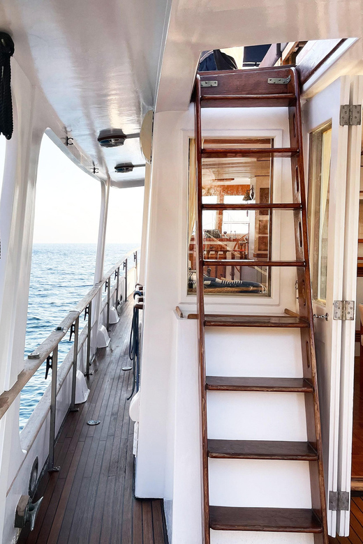 Marseille: Boat Rental for a Day Visiting Frioul Islands