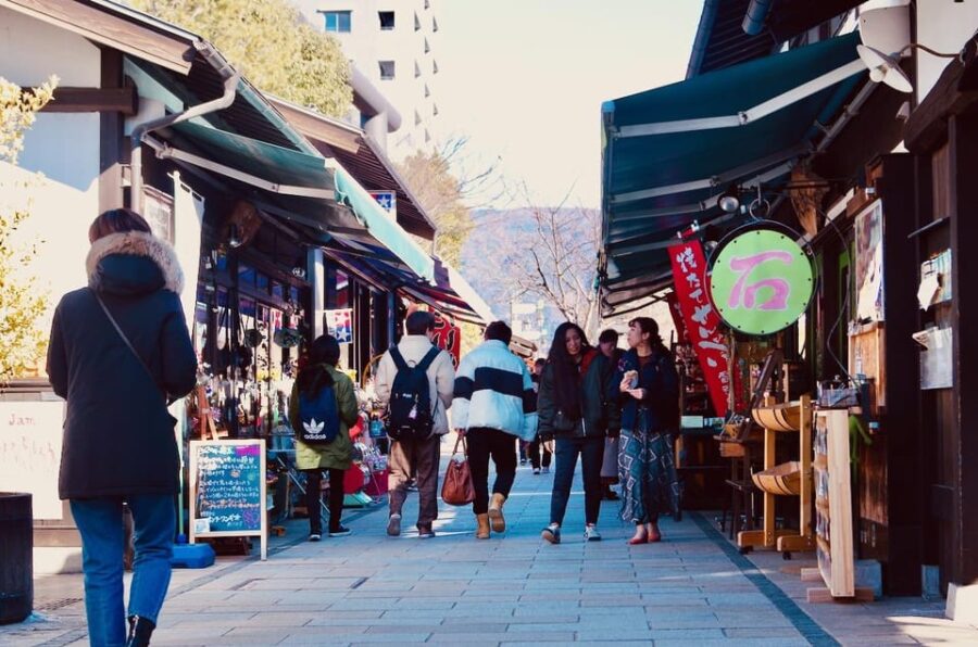 Matsumoto Castle, Sake & Food Walking Tour in Nagano - Exploring Matsumoto Castle