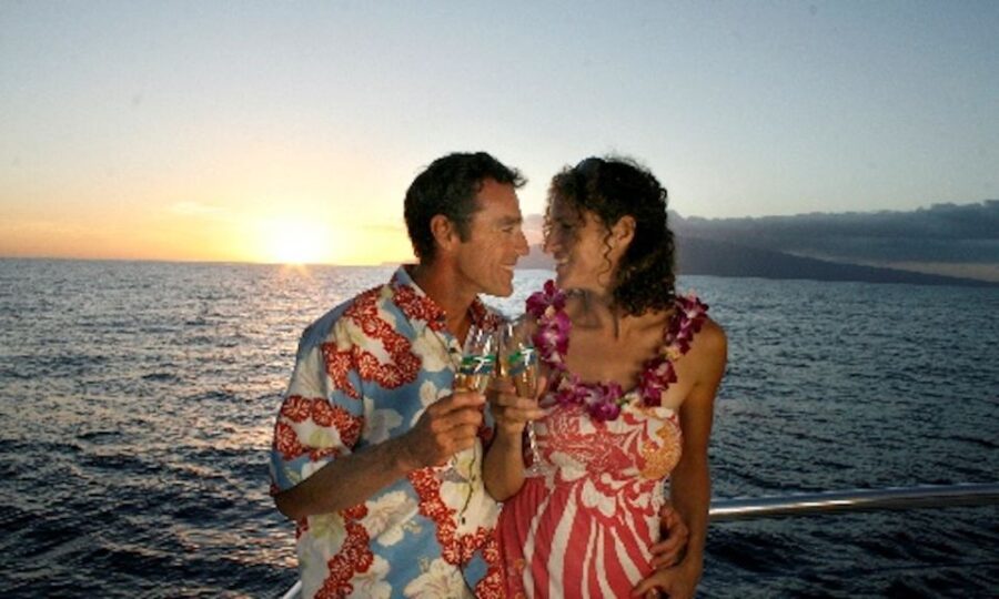 Maui: Breathtaking Sunset Cocktail Cruise in Kaanapali