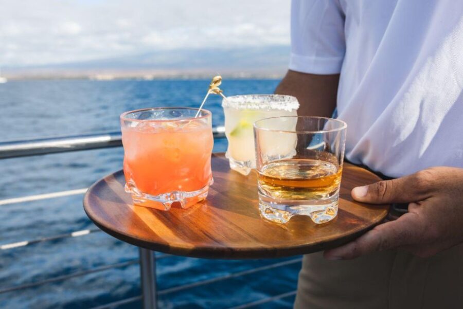 Maui: Luxury Alii Nui Catamaran Royal Sunset Dinner Sail