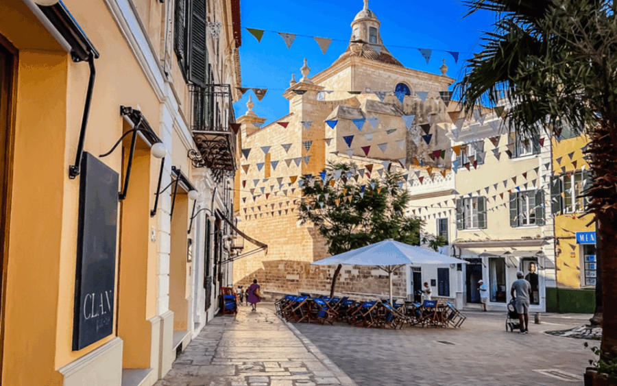 Menorca: Mahon Guided Walking Tour With History & Tastings