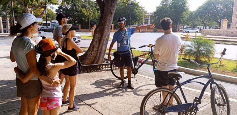 Mérida: Montejo Boulevard and Historic Center Bike Tour - Tour Overview