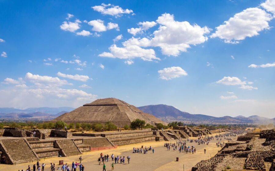 Mexico: Pyramids of Teotihuacan & Xochimilco - 2 Days Tour