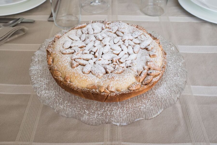Modena: Market & Lunch/Dinner at a Locals Home