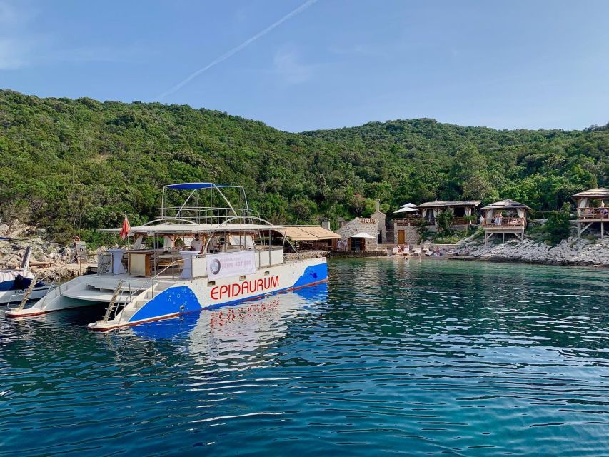Monte Marine Cat 17 Power Private Boat Tour