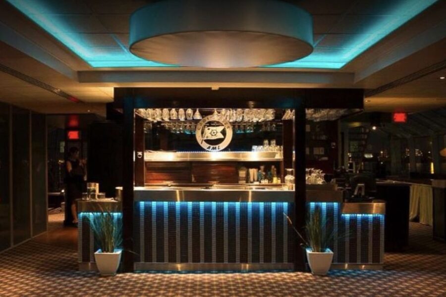 Montreal: Evening Cruise With DJ and Dance Floor