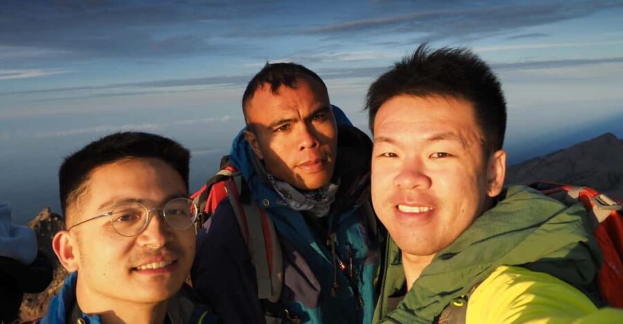 Mount Rinjani Trekking 3d/2n Summit Lake Hotpring Bestseller - Trek Overview and Itinerary