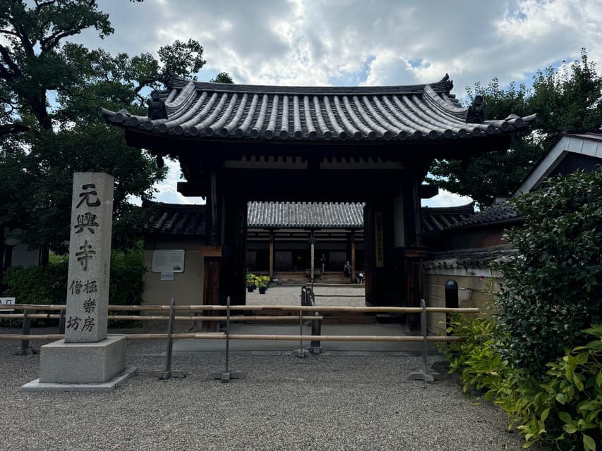 Nara: Explore Gangoji Temple and Naramachi in 90 Minutes