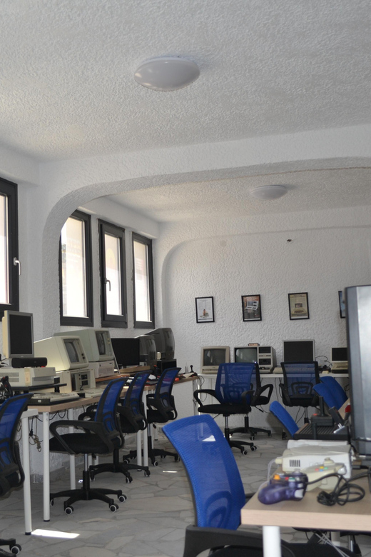 NAXOS GAME CENTER RETRO GAMES COMPUTER EXPERIENCE