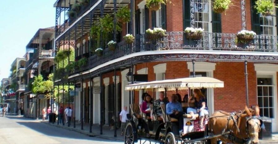New Orleans: Food Walking Tour & Cooking Class Experience