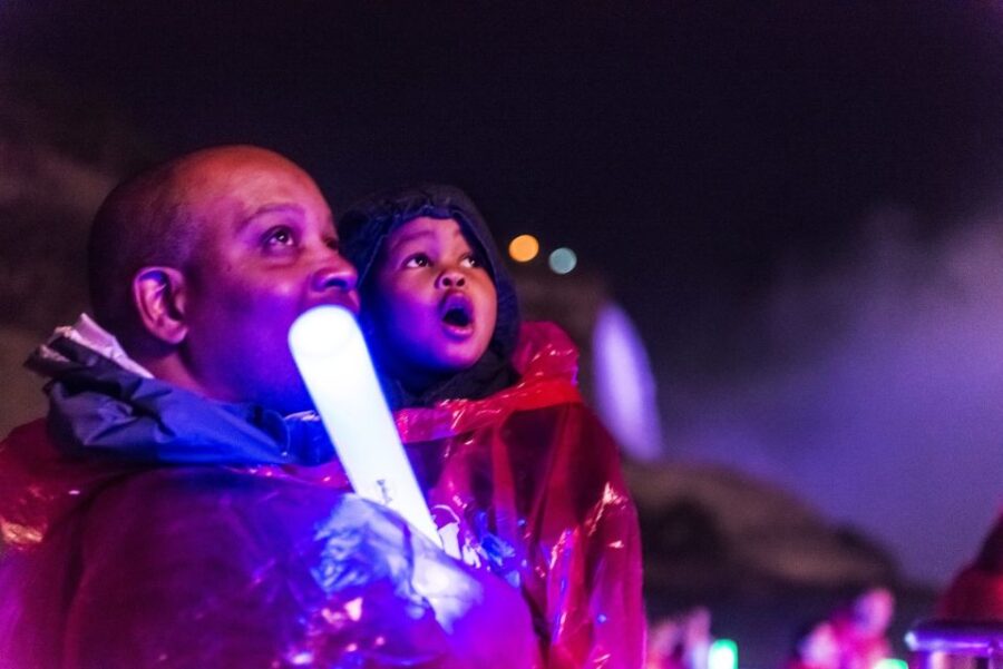 Niagara Falls, Canada: Evening Fireworks Cruise