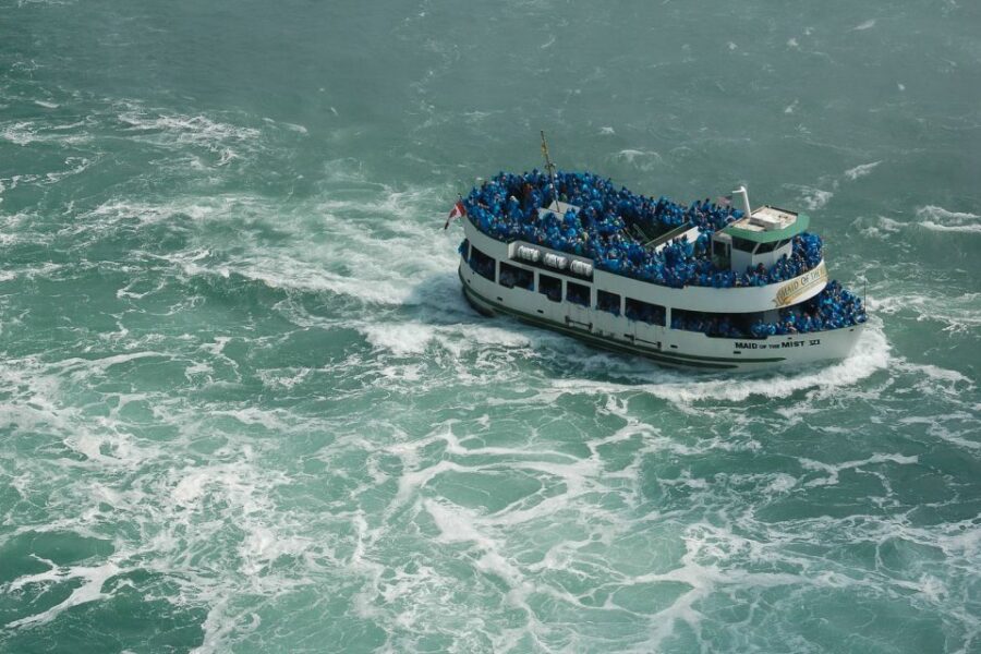 Niagara Falls, On: Helicopter Ride With Boat & Skylon Lunch