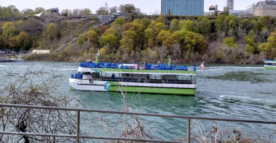 Niagara Falls, USA: Falls Boat Cruise Tickets & Cave Walk