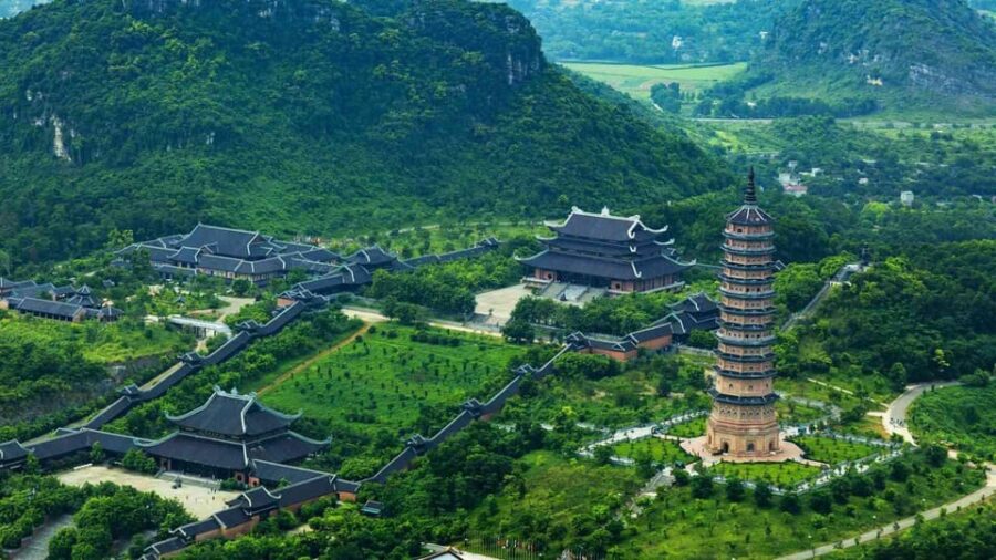 Ninh Binh: Hoa Lu Tam Coc Hang Mua on Limousine and Cycling