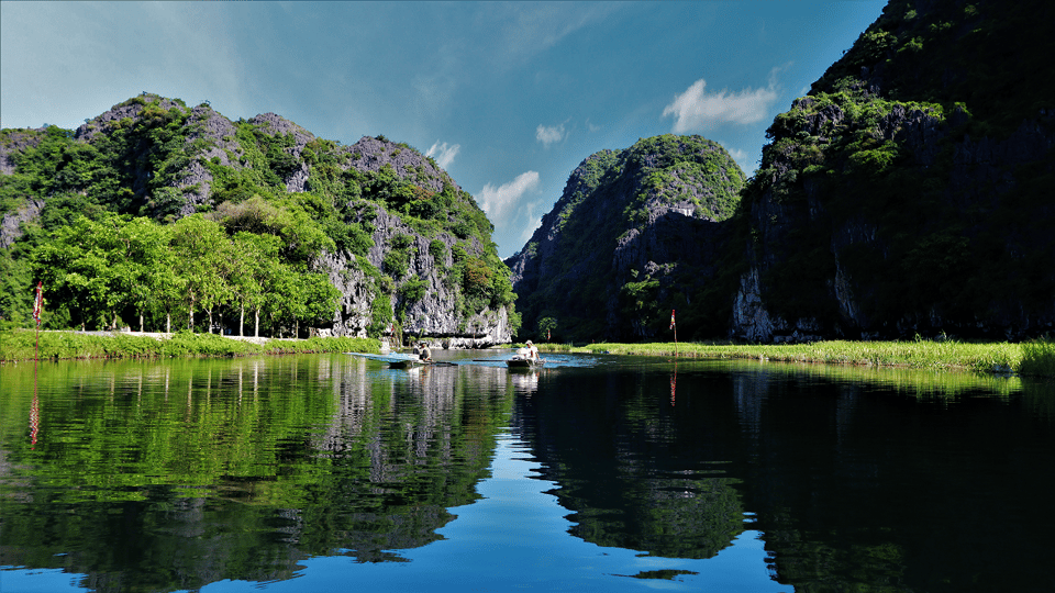 Ninh Binh Private Luxury 1 Day Tour: Tam Coc, Hoa Lu, Biking - Exploring Hoa Lu Ancient Capital