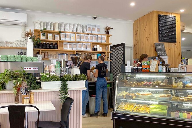 Noosa Country Private Tour: Lunch, Ginger Factory, Eumundi Market