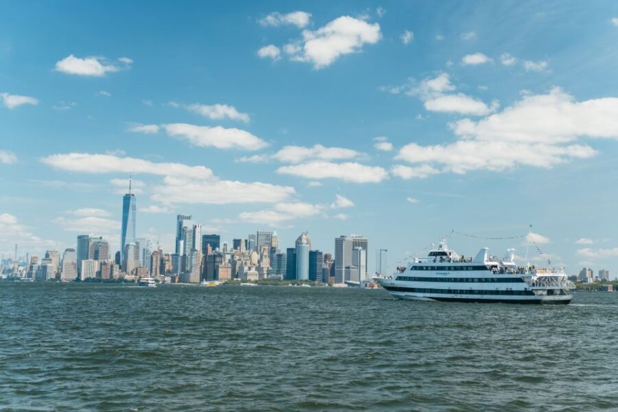 NYC: Luxury Brunch, Lunch or Dinner Harbor Cruise