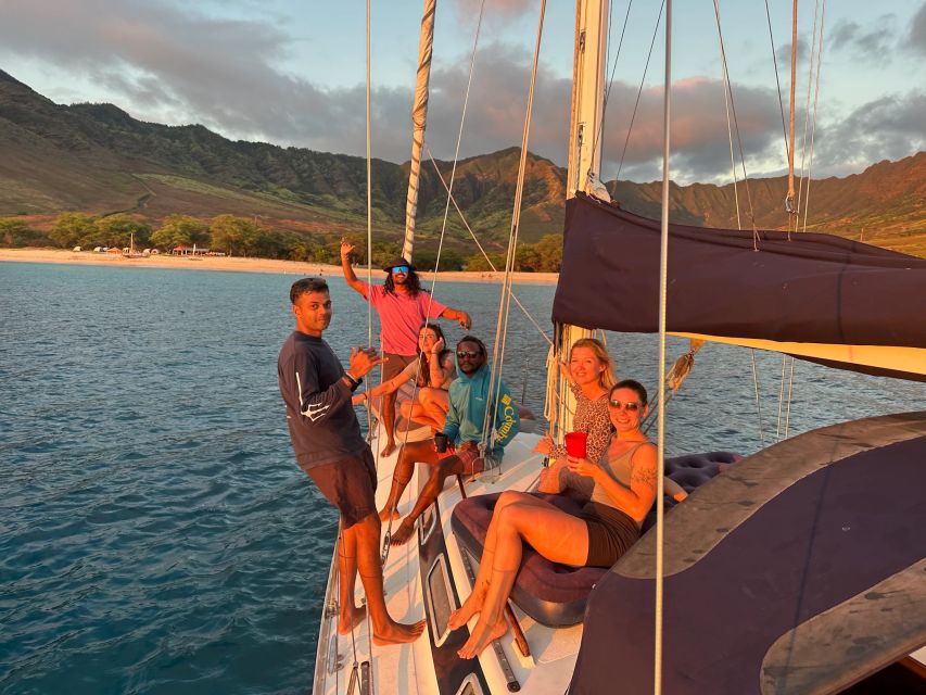 Oahu: Friday Night Fireworks Sailing in Small Groups - Activity Overview