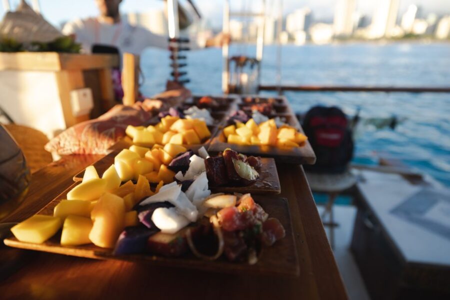 Oahu: Traditional Canoe Sunset Cruise With Dinner