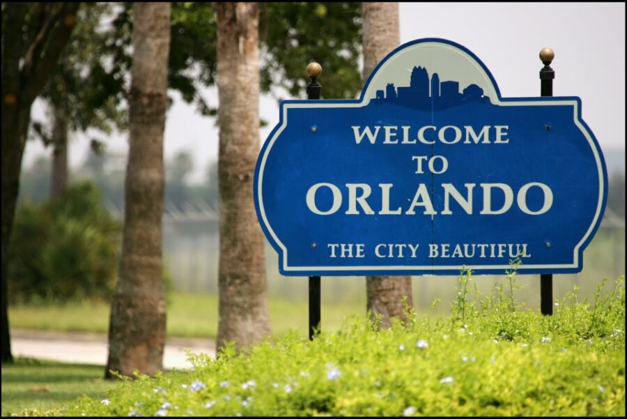 Orlando: Half-Day Sightseeing Tour + Eat & Play Savings Card