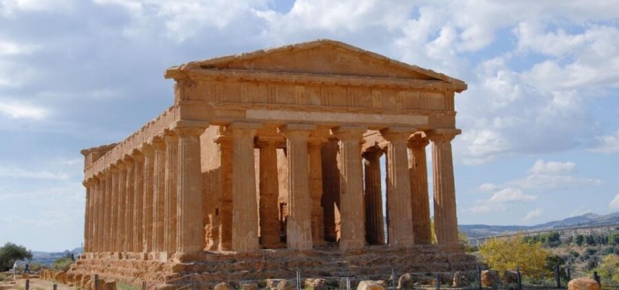 Palermo to Siracusa: Stop at the Valley of Temples & Roman Villa