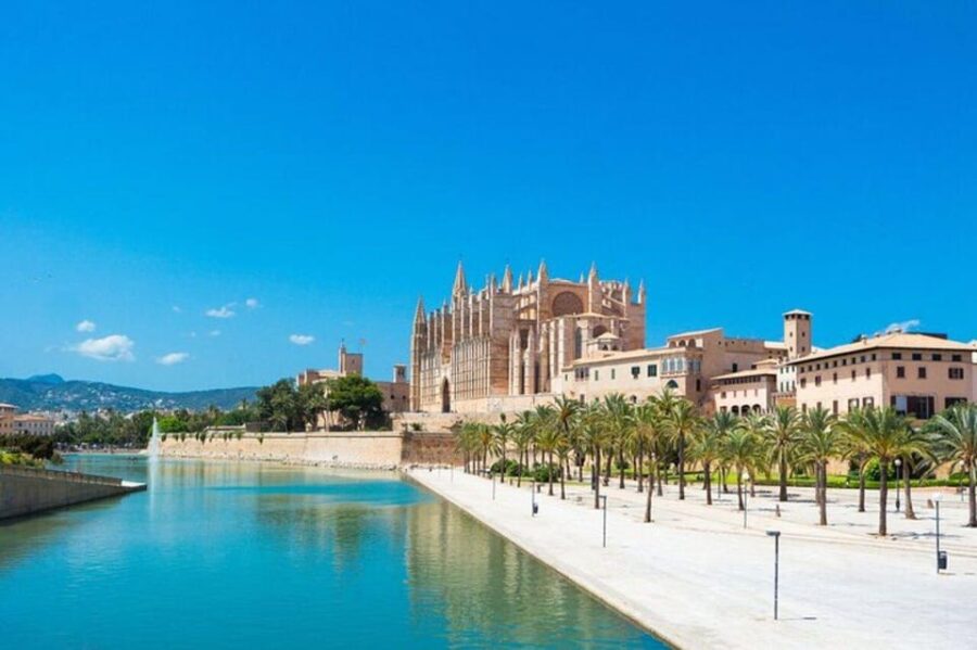 Palma De Mallorca : Must See Private Tour