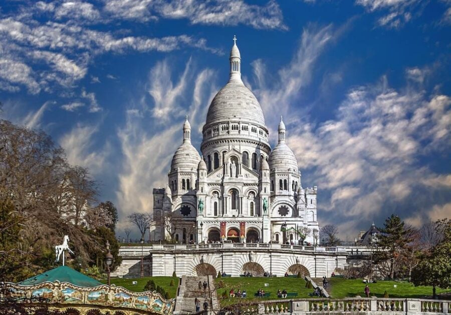 Paris: Montmartre Walking Tour With a Local Guide