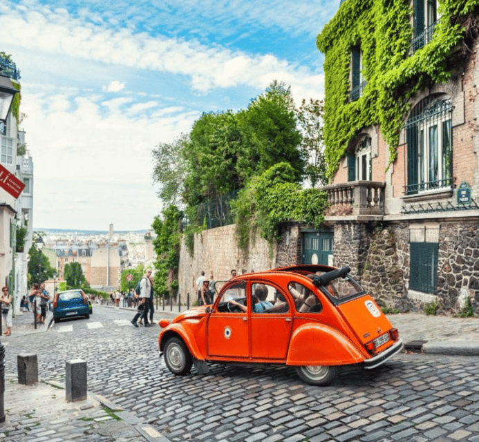 Paris: Moulin Rouge and Montmartre Walking Tour SEMI-PRIVATE