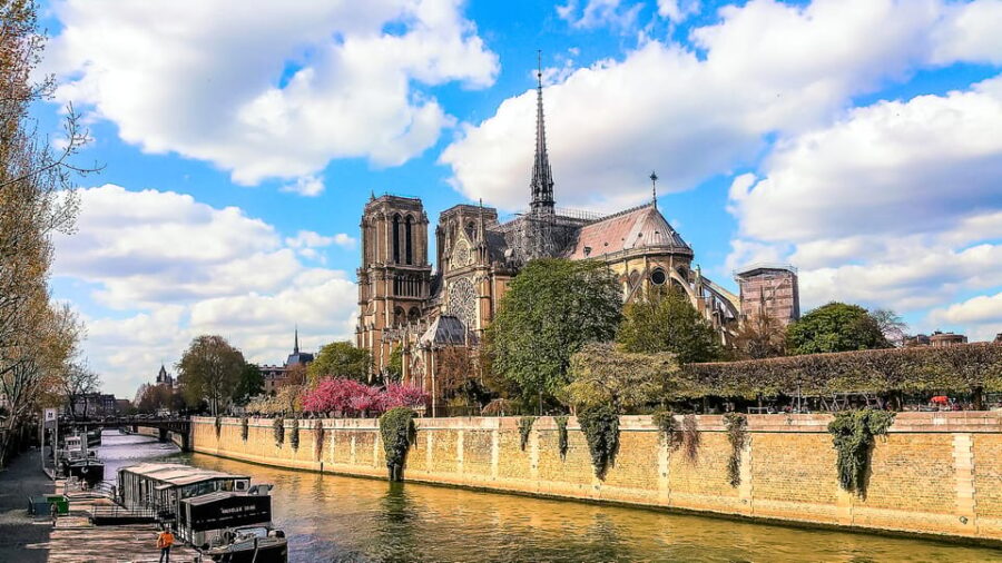 Paris: Seine Cruise & Crepe Tasting Near the Eiffel Tower
