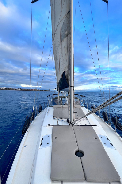Pasito Blanco : 3H Private Sailing Tour With Food & Drinks