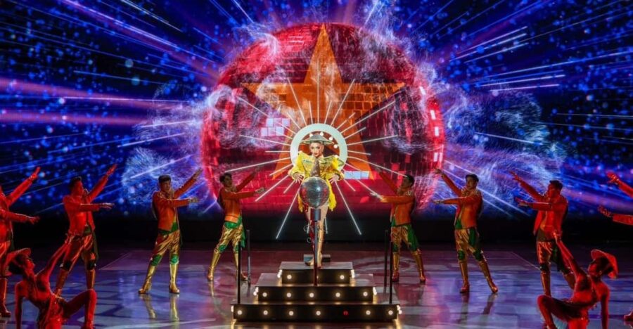 Pattaya: Colosseum Show Experience