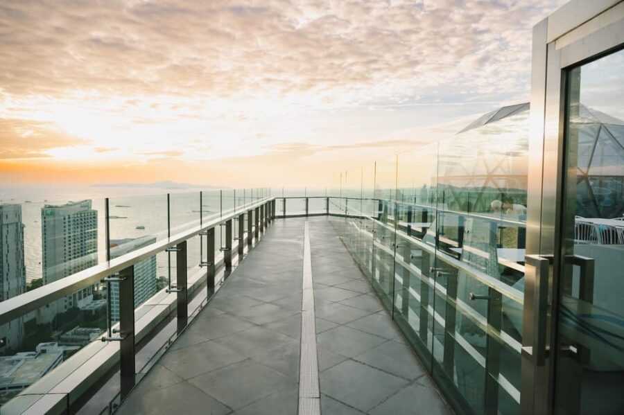 Pattaya: The Sky 32 at Grande CentrePoint Hotel
