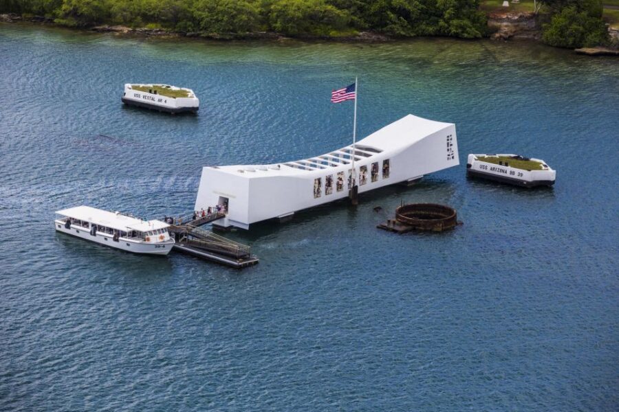 Pearl Harbor USS Arizona & Bowfin Submarine