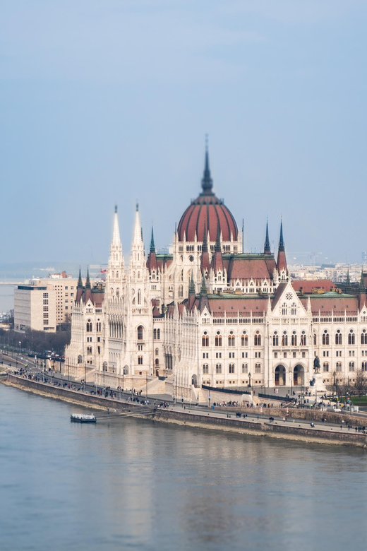 Photoshoot Tours With Professional Phototographer – Budapest