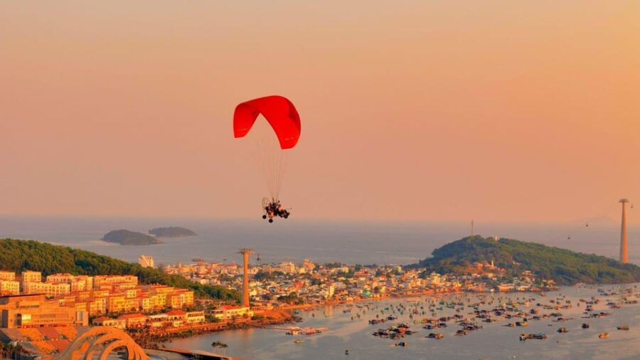 Phu Quoc Enjoy Sunset by Paragliding