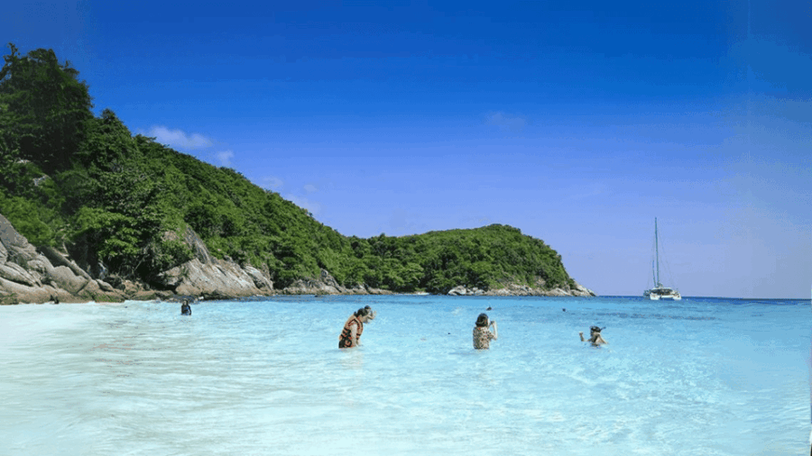 Phuket: Raya Island, Maithon Island, & Dolphin Spotting Tour