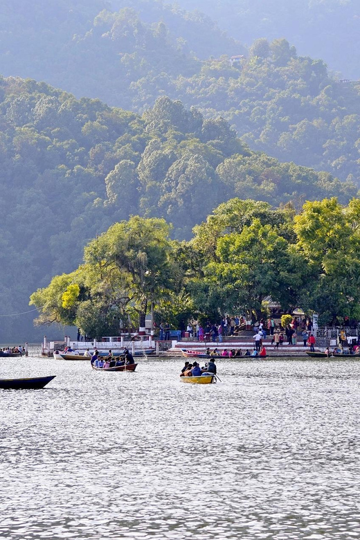 Pokhara: Guided Evening Walking Tour in Lakeside