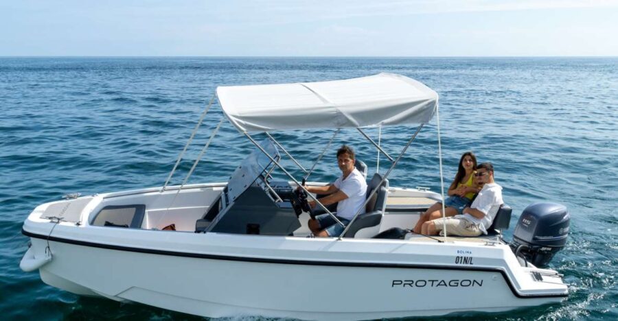 Polignano a Mare: 2-Hour Sea Cave Exploration Private Cruise