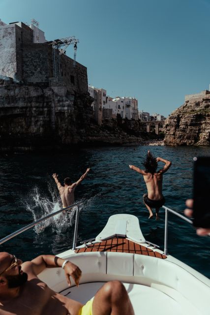 Polignano: PRIVATE Boat Cruise to the Caves With Aperitif