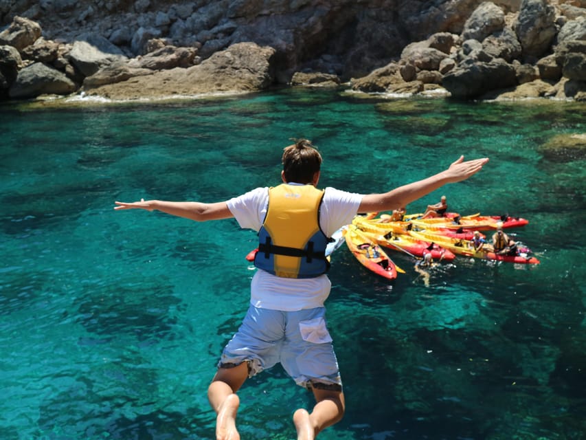 Pollença: Kayak and Coasteering Cliff Jumping
