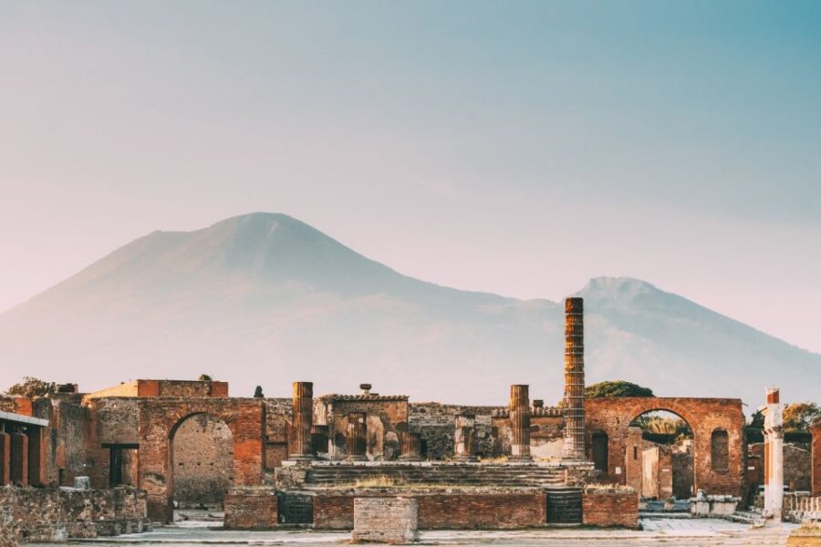 Pompeii: 5-Hour Guided Tour With Archeologist