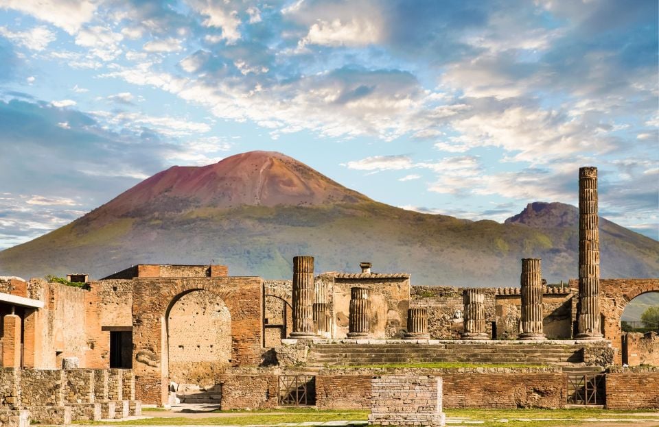 Pompeii Guided Tour + Wine Tasting