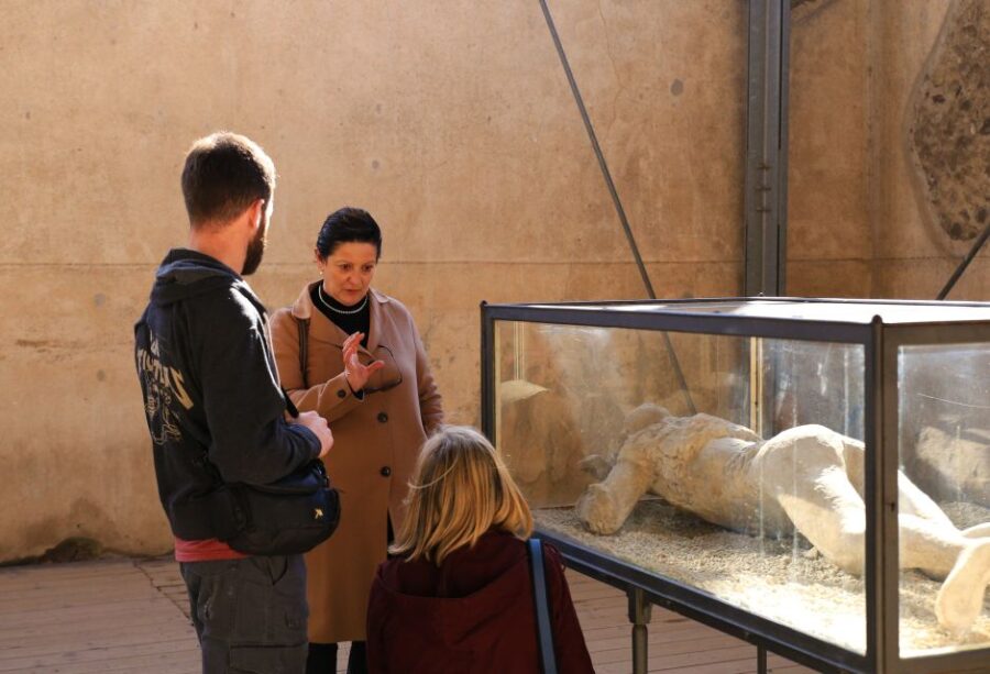 Pompeii: Skip-The-Line Group Tour With Archaeologist