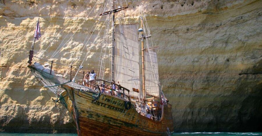 Portimão: Pirate Ship Cave Cruise