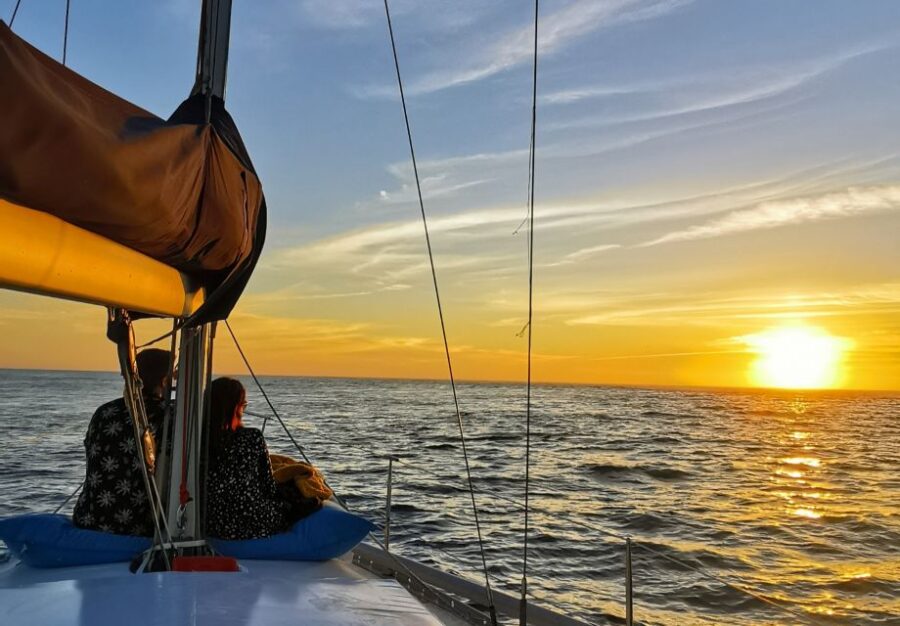 Porto: Daytime or Sunset Sailboat Cruise on the Douro River