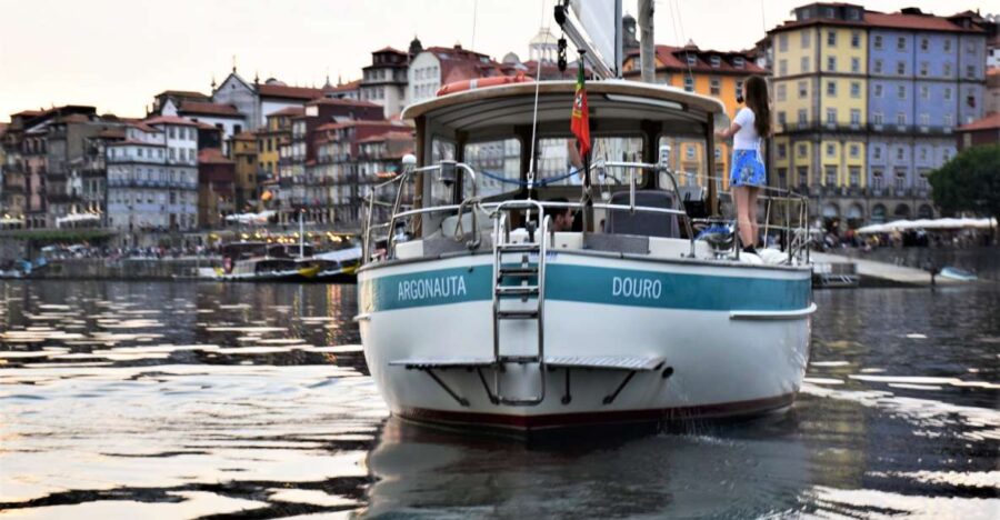 Porto: Douro River Sailing Cruise With Local Guide & Drinks
