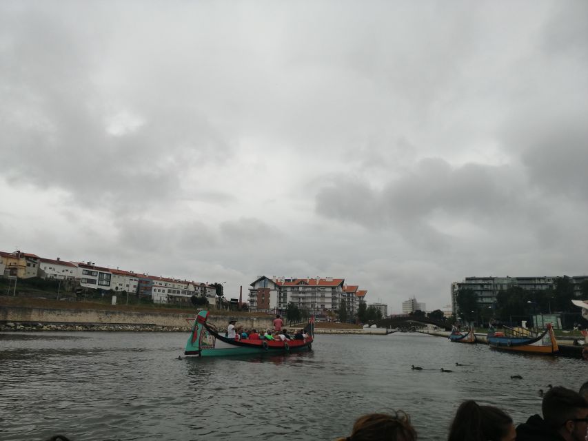 Porto / Lisbon Transfer With Aveiro, Nazaré & Óbidos