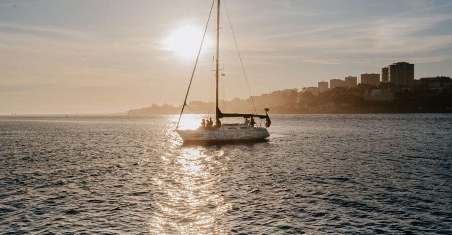 Porto: Shared Douro River Sunset Cruise With Welcome Drink