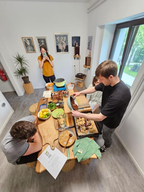 Postojna: One Table Meatless Cooking Experience